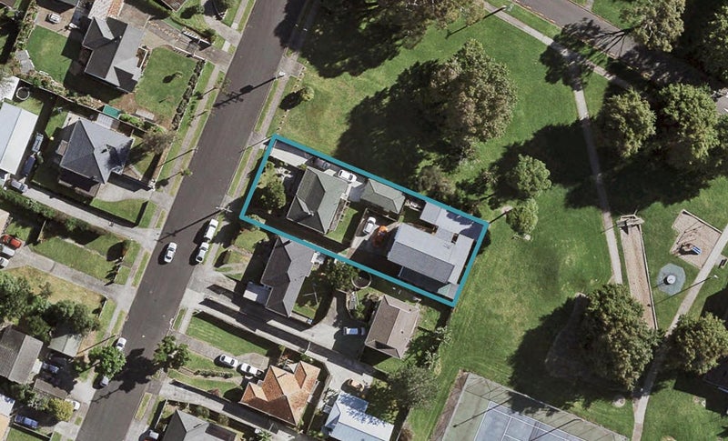 1/15 Frances Street, Manurewa, Auckland - Carousel 1