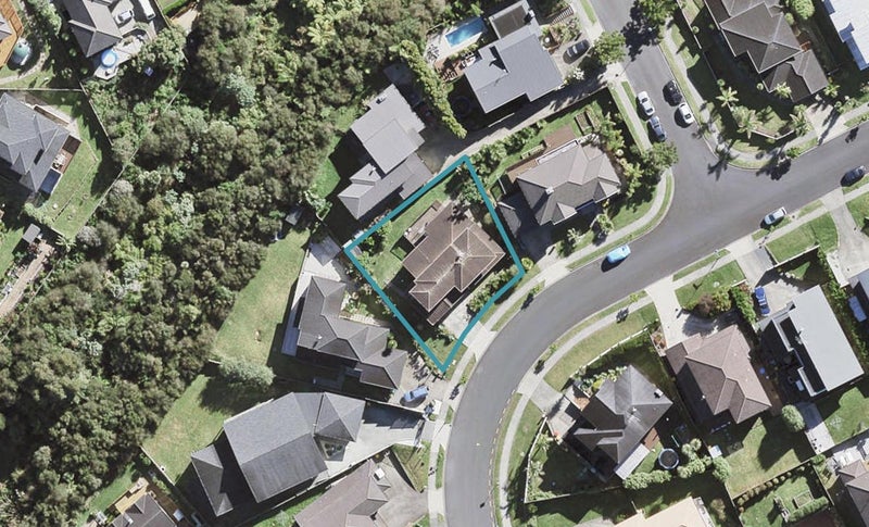 9 Hornbill Drive, Fairview Heights, Auckland - Carousel 1