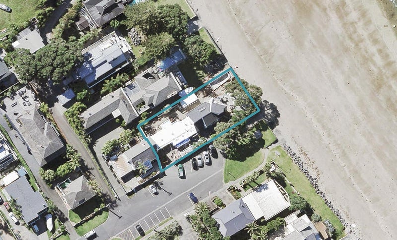 22 The Esplanade, Campbells Bay, Auckland - Carousel 1