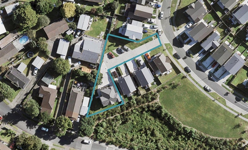 1/29 Tonuitanga Street, Weymouth, Auckland - Carousel 1