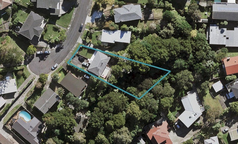 10 Nicholson Place, Hillcrest, Auckland - Carousel 1