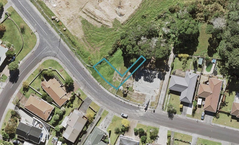 79A Granville Drive, Massey, Auckland - Carousel 1