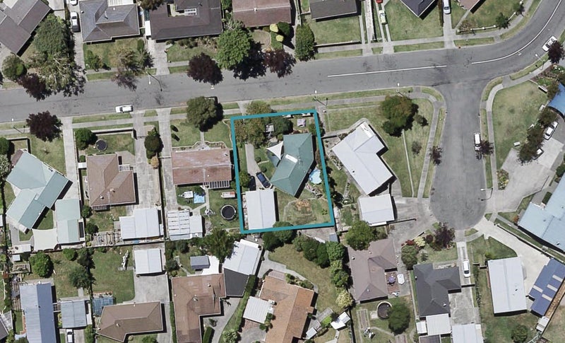 15 Glamorgan Avenue, Tamatea, Napier - Carousel 1