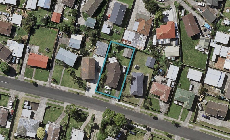 10 Maytime Street, Clover Park, Auckland - Carousel 1