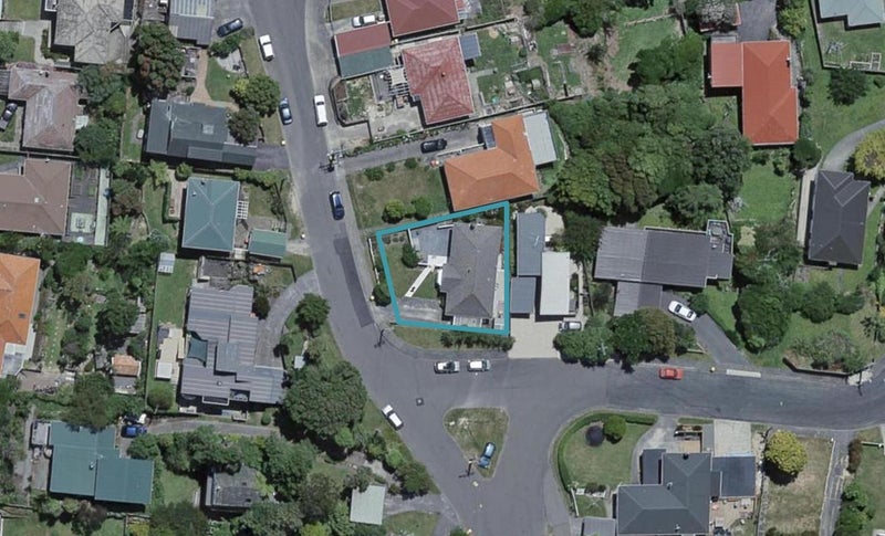2 Carleton Terrace, Tawa, Wellington - Carousel 1