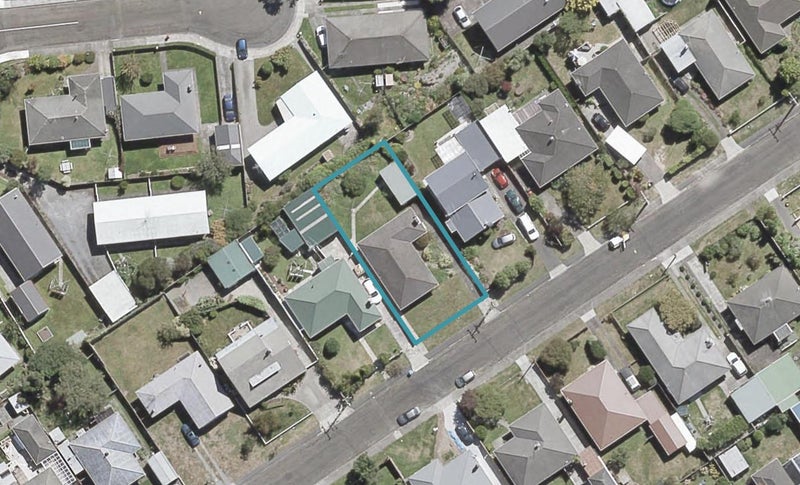12 Courtenay Road, Heretaunga, Upper Hutt - Carousel 1