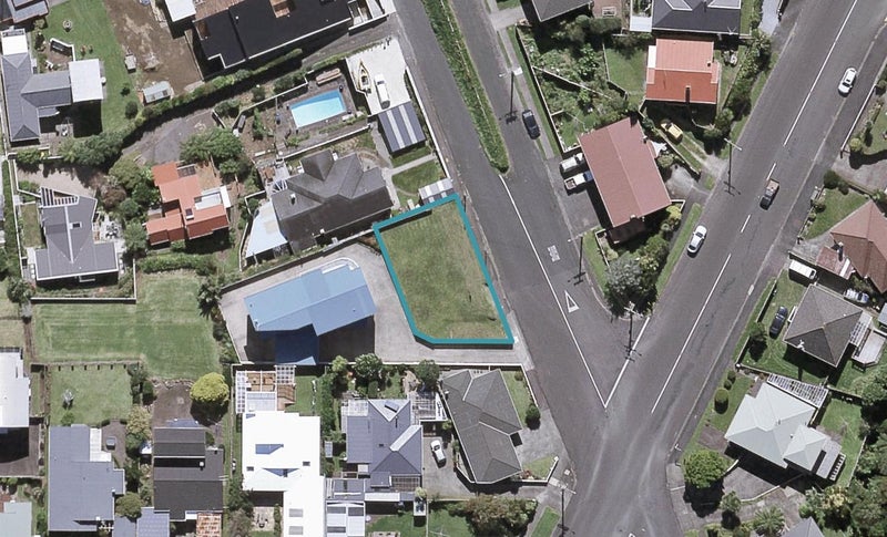 38 Bayly Road, Moturoa, New Plymouth - Carousel 1