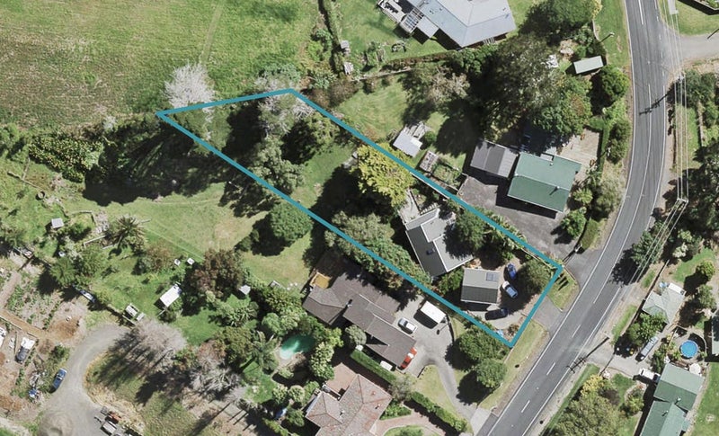 157 Simpson Road, Henderson Valley, Auckland - Carousel 1