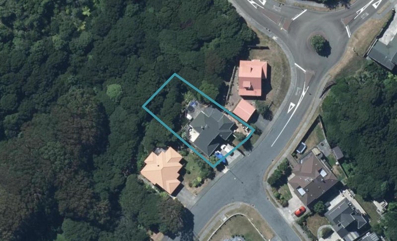 21 St Ives Drive, Camborne, Porirua - Carousel 1