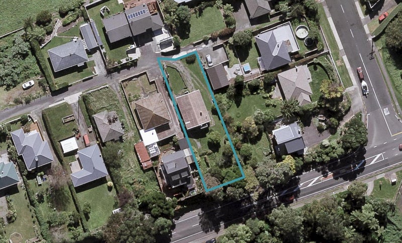 18 Moana Crescent, Blagdon, New Plymouth - Carousel 1