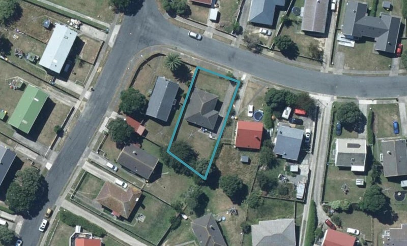 4 Arahura Crescent, Waitangirua, Porirua - Carousel 1