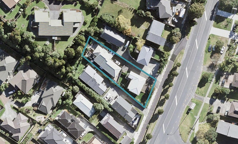 2/896 East Coast Road, Northcross, Auckland - Carousel 1