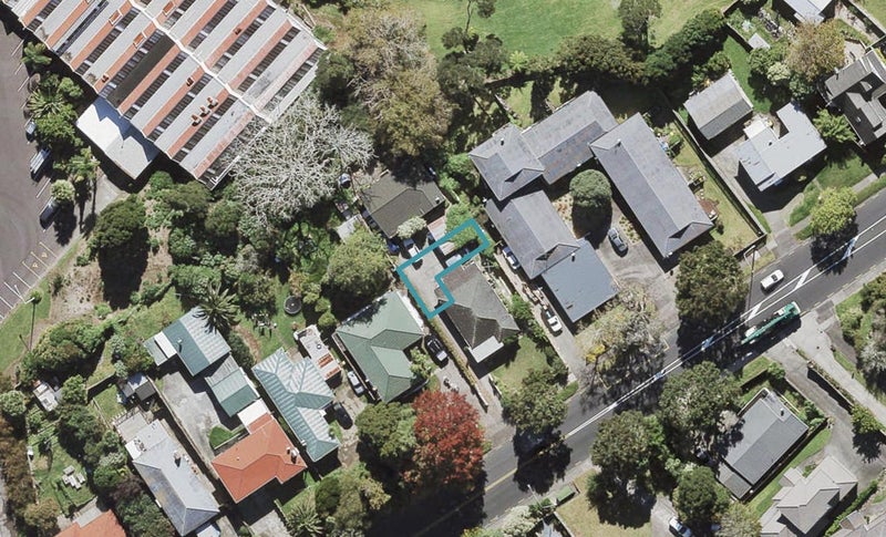 3/36 Edmonton Road, Henderson, Auckland - Carousel 1