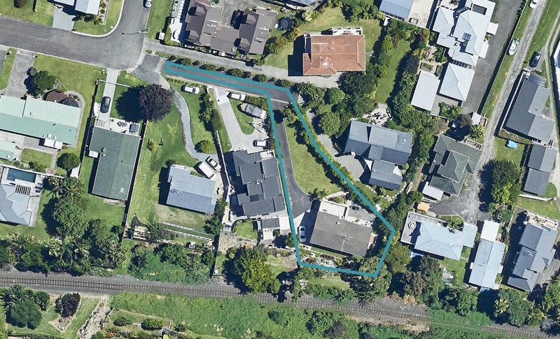 17 Seaway Terrace, Otumoetai, Tauranga - Carousel 1