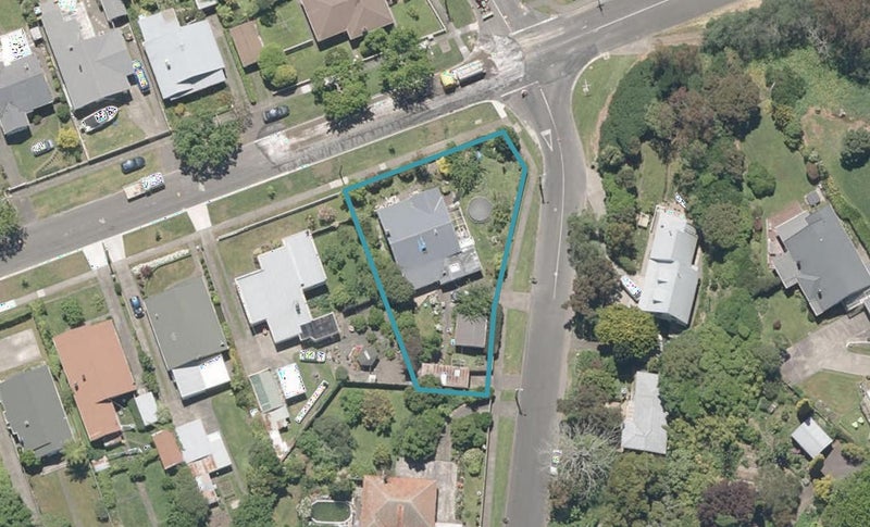 24 Willis Street, Whanganui East, Whanganui - Carousel 1