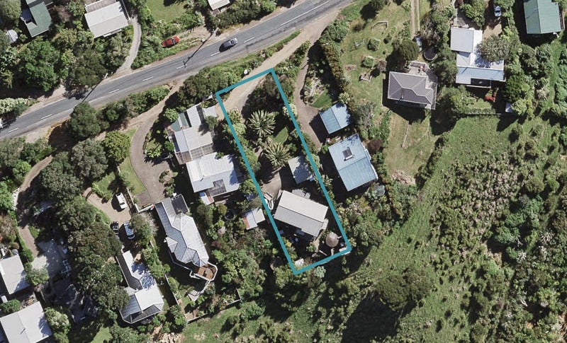 41 Junction Road, Oneroa, Waiheke Island - Carousel 1