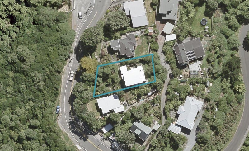 10 Akatea Road, Korokoro, Lower Hutt - Carousel 1