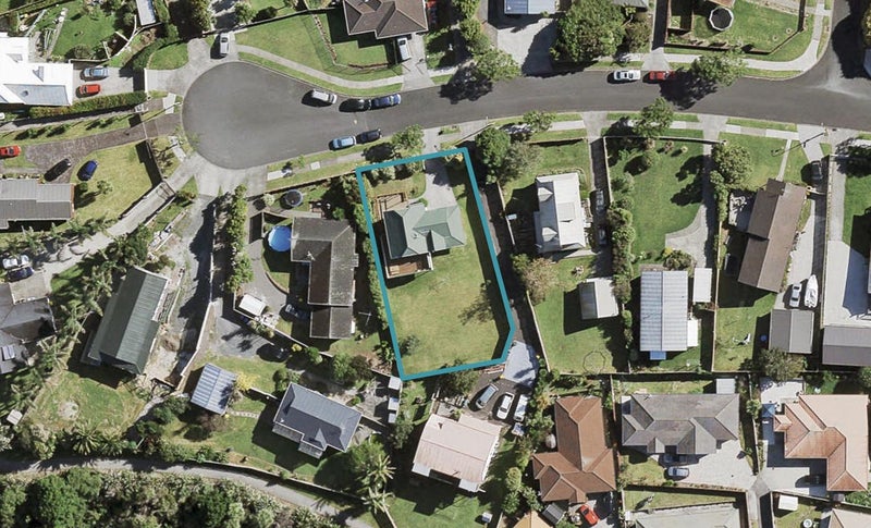 16 Bill Phillip Place, Clendon Park, Auckland - Carousel 1