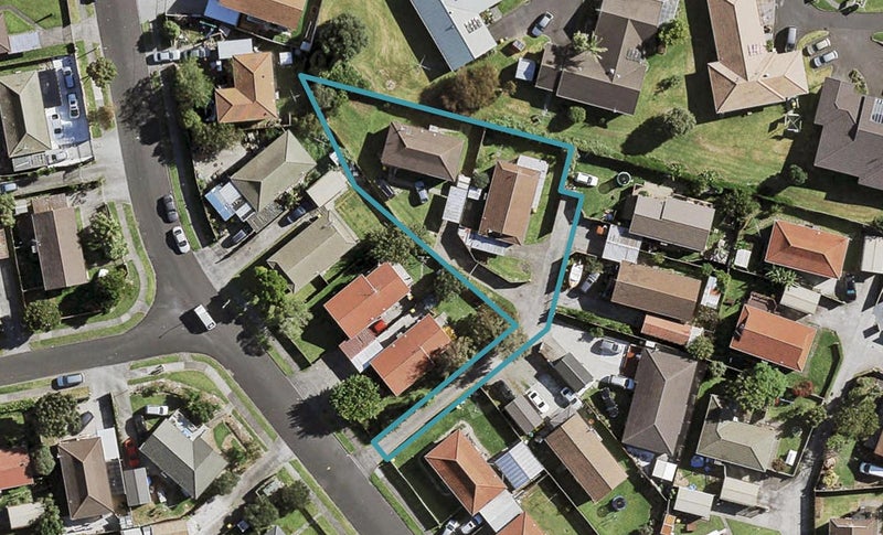 1/9 Silver Creek Road, Weymouth, Auckland - Carousel 1
