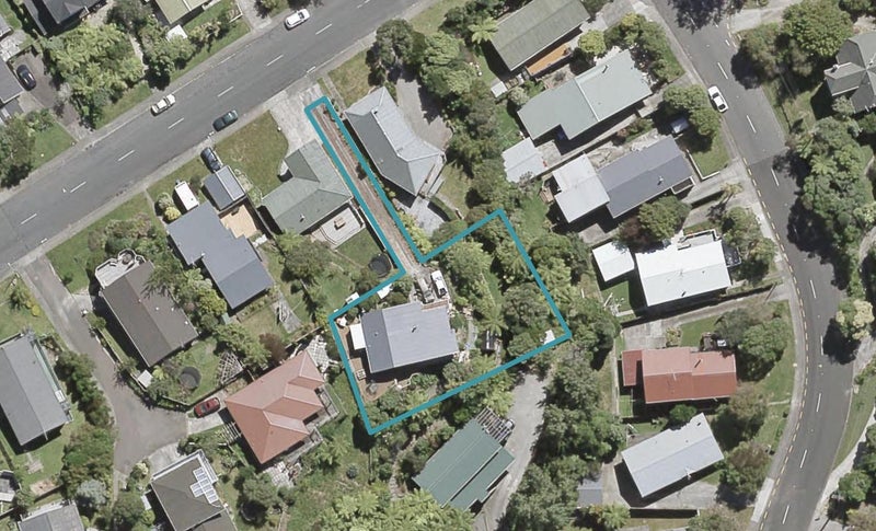 5 Redvers Drive, Belmont, Lower Hutt - Carousel 1