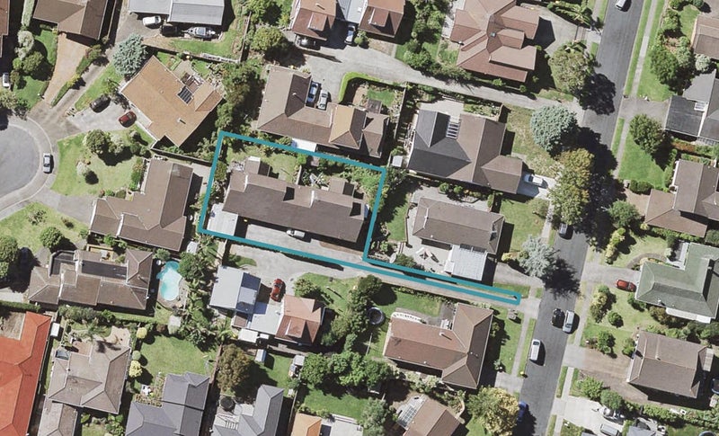 2/13 Cornelian Crescent, Half Moon Bay, Auckland - Carousel 1