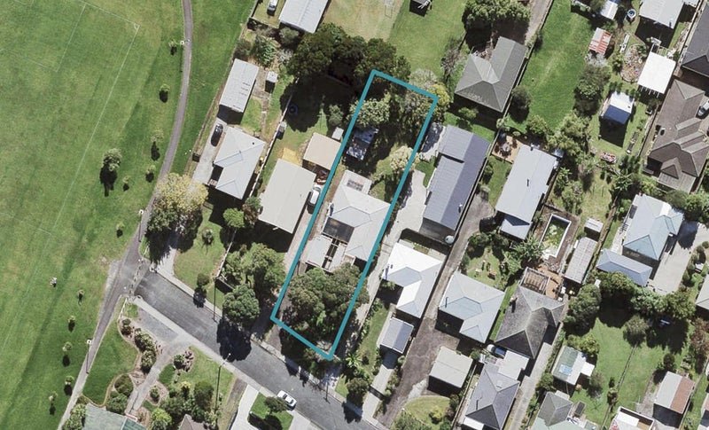 15 Albert Road, Kelston, Auckland - Carousel 1