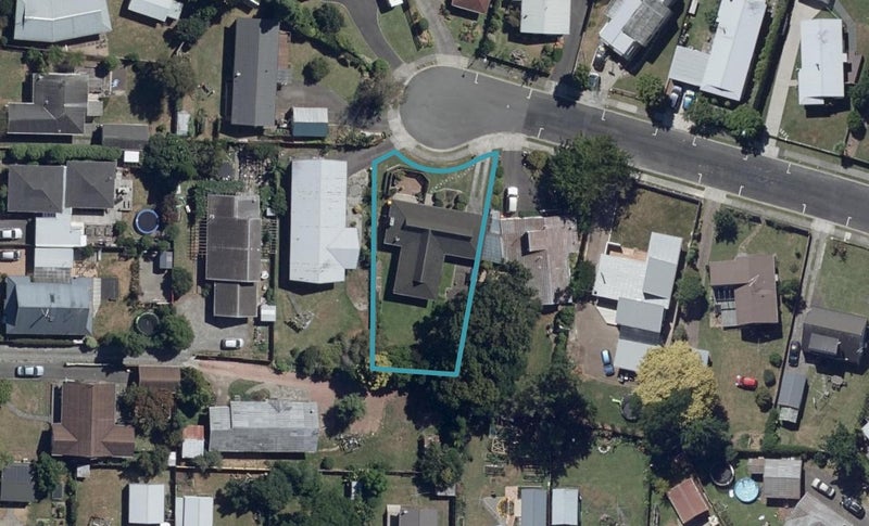 11 Camellia Place, Hamilton Lake, Hamilton - Carousel 1