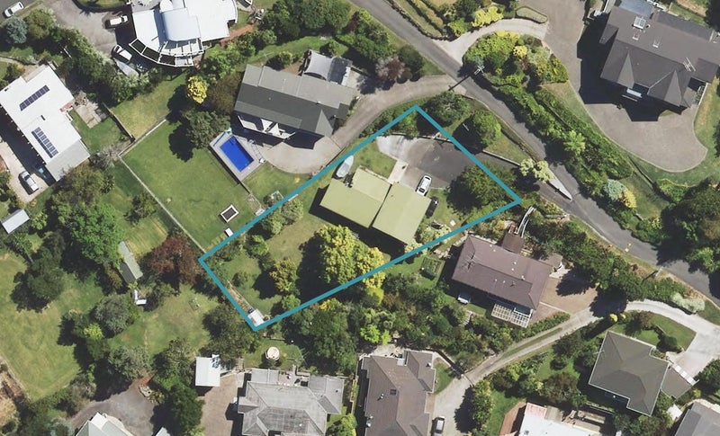 11 Hill Road, Whataupoko, Gisborne - Carousel 1