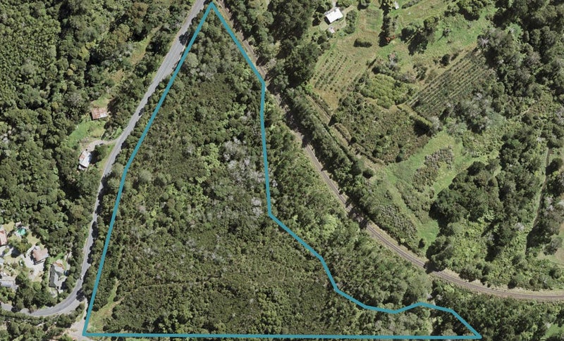 1250 Scenic Drive North, Swanson, Auckland - Carousel 1