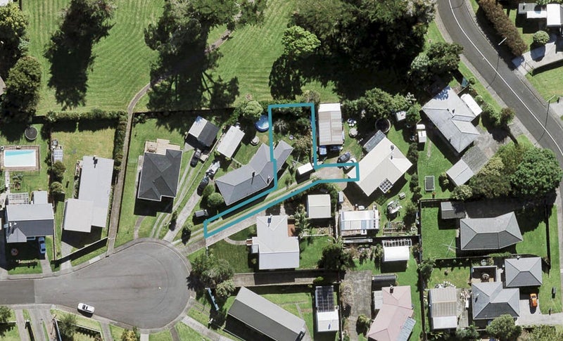 24C Clinton Avenue, Te Atatu Peninsula, Auckland - Carousel 1