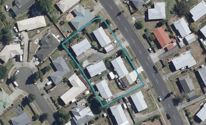 10A Lloyd Drive, Nawton, Hamilton - Carousel 1