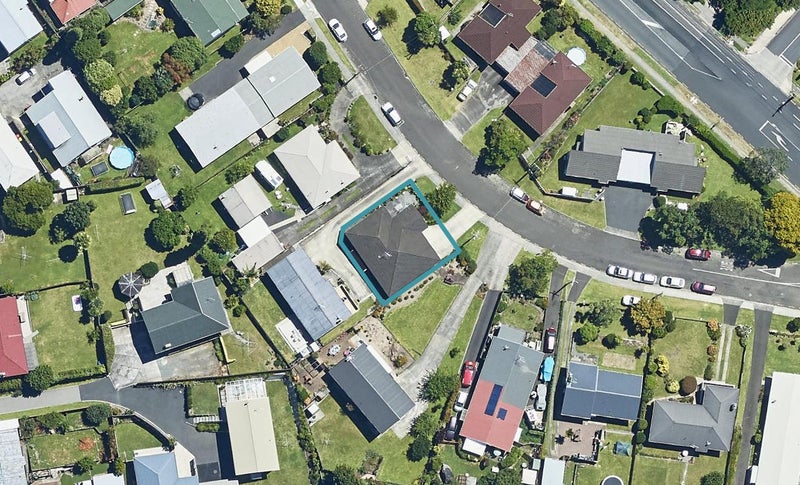 16A Jefferson Place, Brookfield, Tauranga - Carousel 1