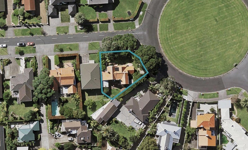2 Tuhaere Street, Orakei, Auckland - Carousel 1