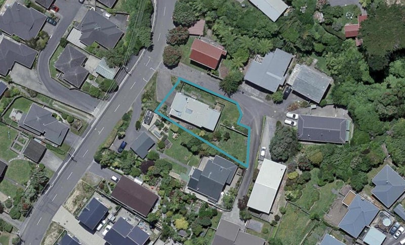 26 Glanmire Road, Newlands, Wellington - Carousel 1