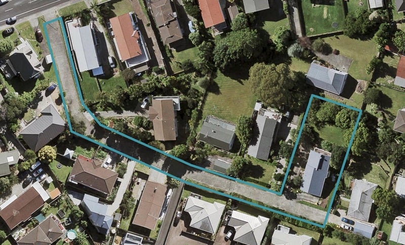 9 Trias Road, Totara Vale, Auckland - Carousel 1