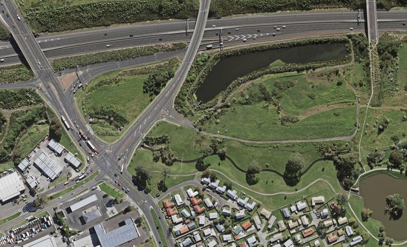 2 Tuaiwi Street, Manukau, Auckland - Carousel 1