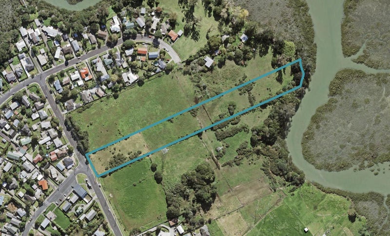 251 Hepburn Road, GLENDENE, AUCKLAND - Carousel 1