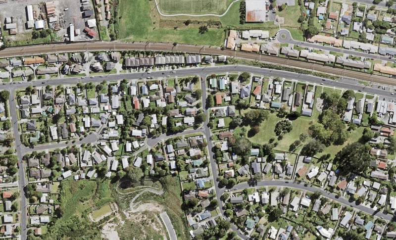 1/1 Kahikatea Place, Ranui, Auckland - Carousel 1
