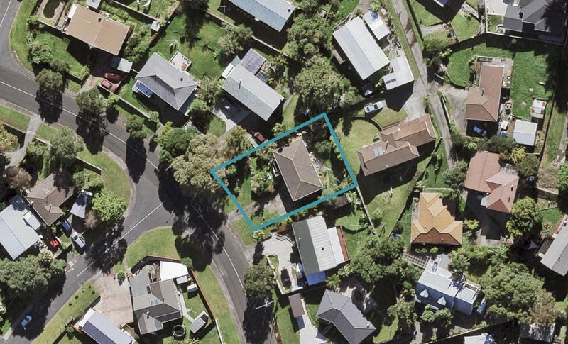 14 Fitzherbert Avenue, West Harbour, Auckland - Carousel 1
