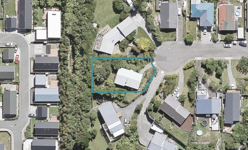 16 Wattle Grove, Maungaraki, Lower Hutt - Carousel 1