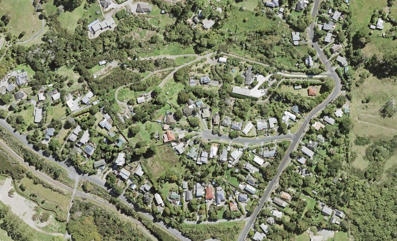 18 Burnham Road, Waitakere, Auckland - Carousel 1