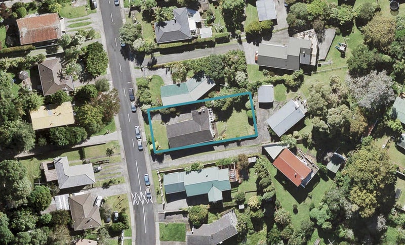 15 Hilling Street, Titirangi, Auckland - Carousel 1