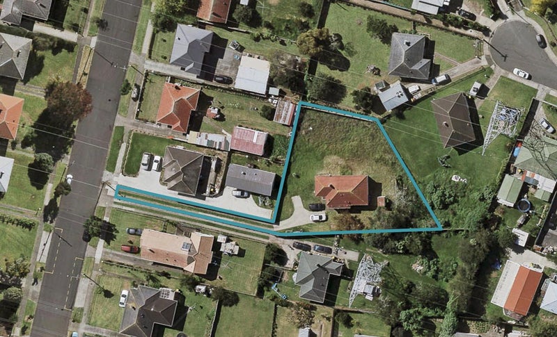 15 Gilbert Road, Otara, Auckland - Carousel 1