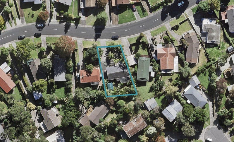 14 Contessa Drive, Glenfield, Auckland - Carousel 1
