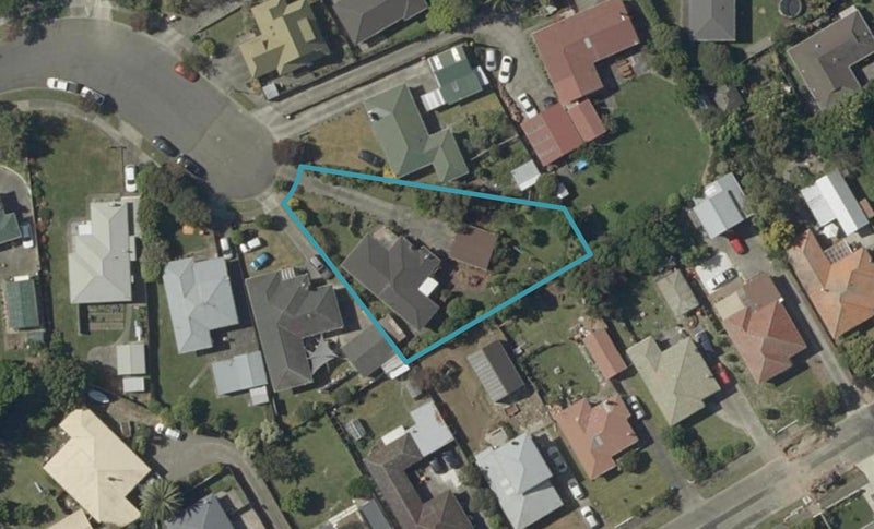 12 Woburn Place, Takaro, Palmerston North - Carousel 1