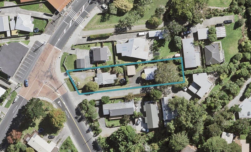 1/93 Kaurilands Road, Titirangi, Auckland - Carousel 1