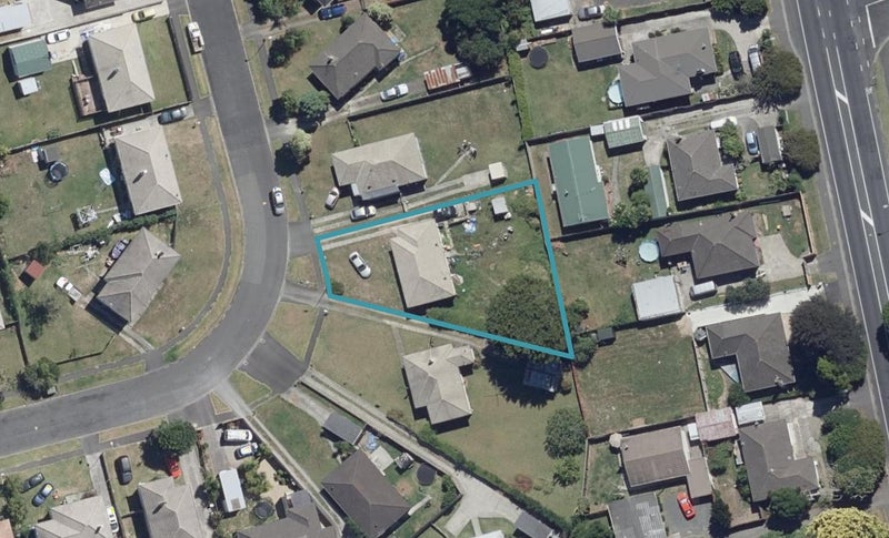 24 Douglas Crescent, Fairfield, Hamilton - Carousel 1