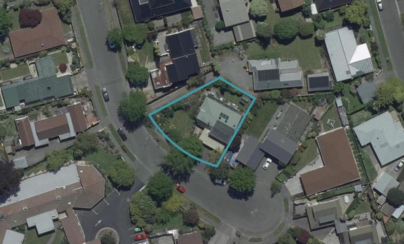 7 Saint Winifreds Place, Bryndwr, Christchurch - Carousel 1