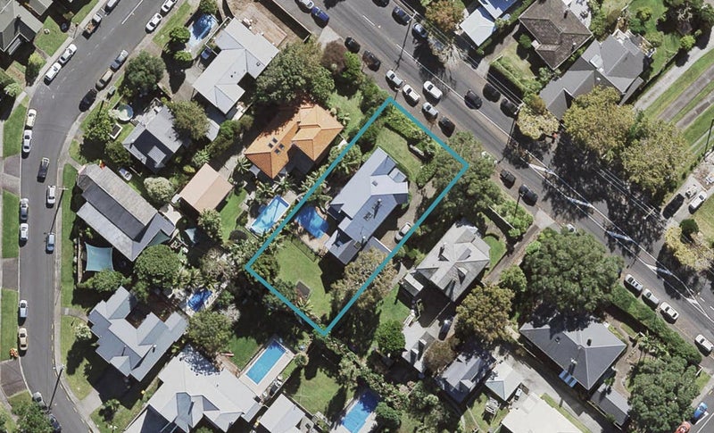 166 Hinemoa Street, Birkenhead, Auckland - Carousel 1