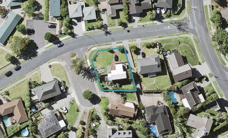 8 Sunnyview Avenue, Shelly Park, Auckland - Carousel 1